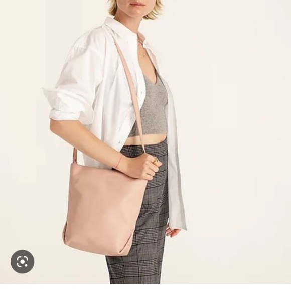 J crew Oslo soft leather bucket crossbody bag
Item BA142 in Warm Clay - Picture 3 of 4